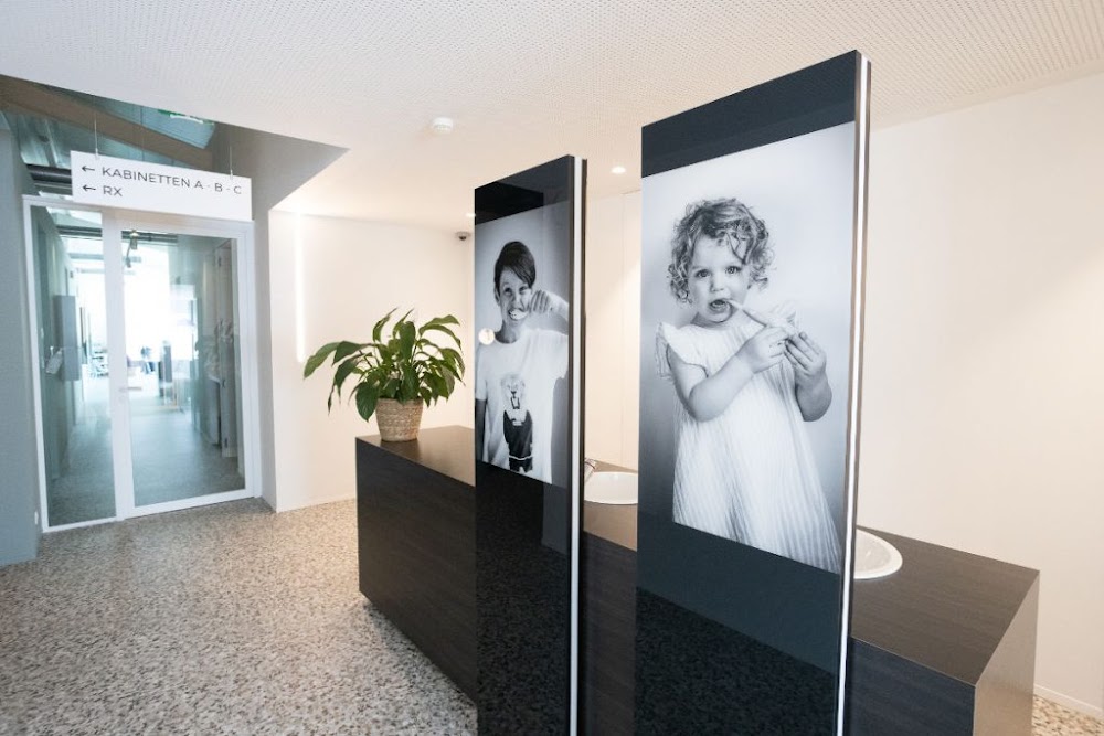 DMC Iserna / Dentist David Norré
