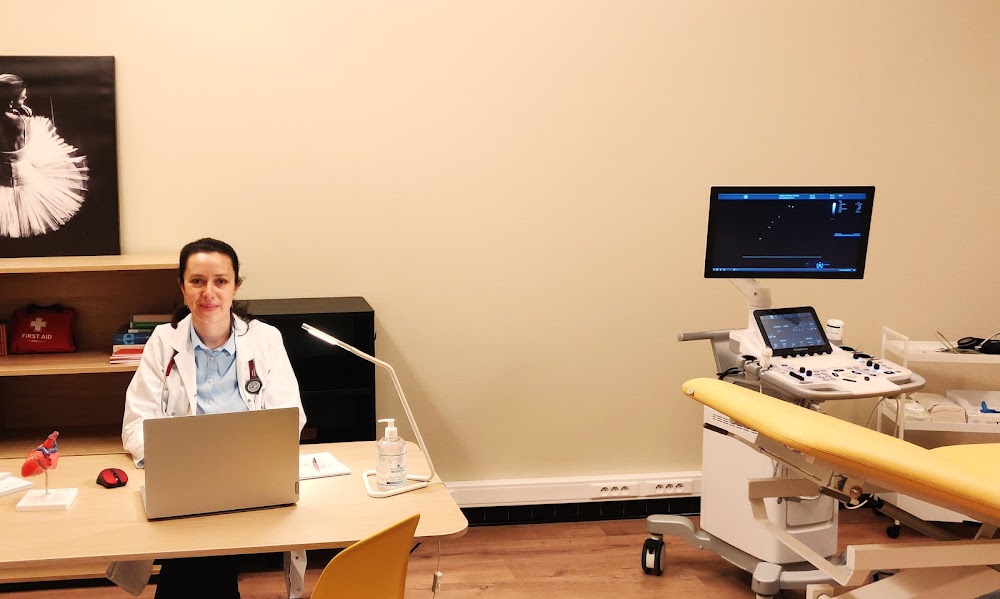 Dr. Laura Anghel