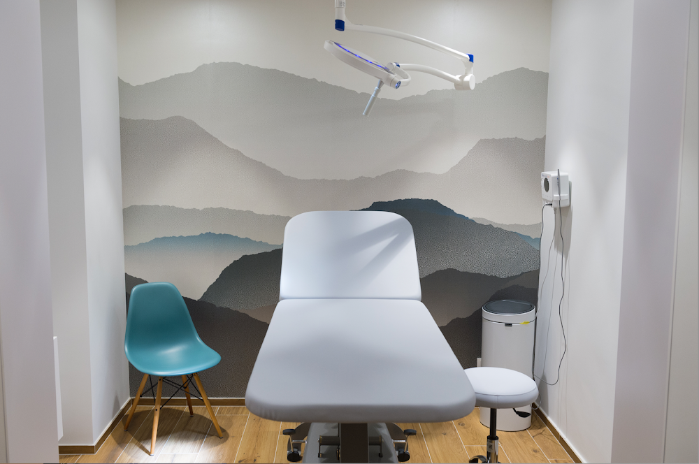 Maureen Tasia – Dermatologue