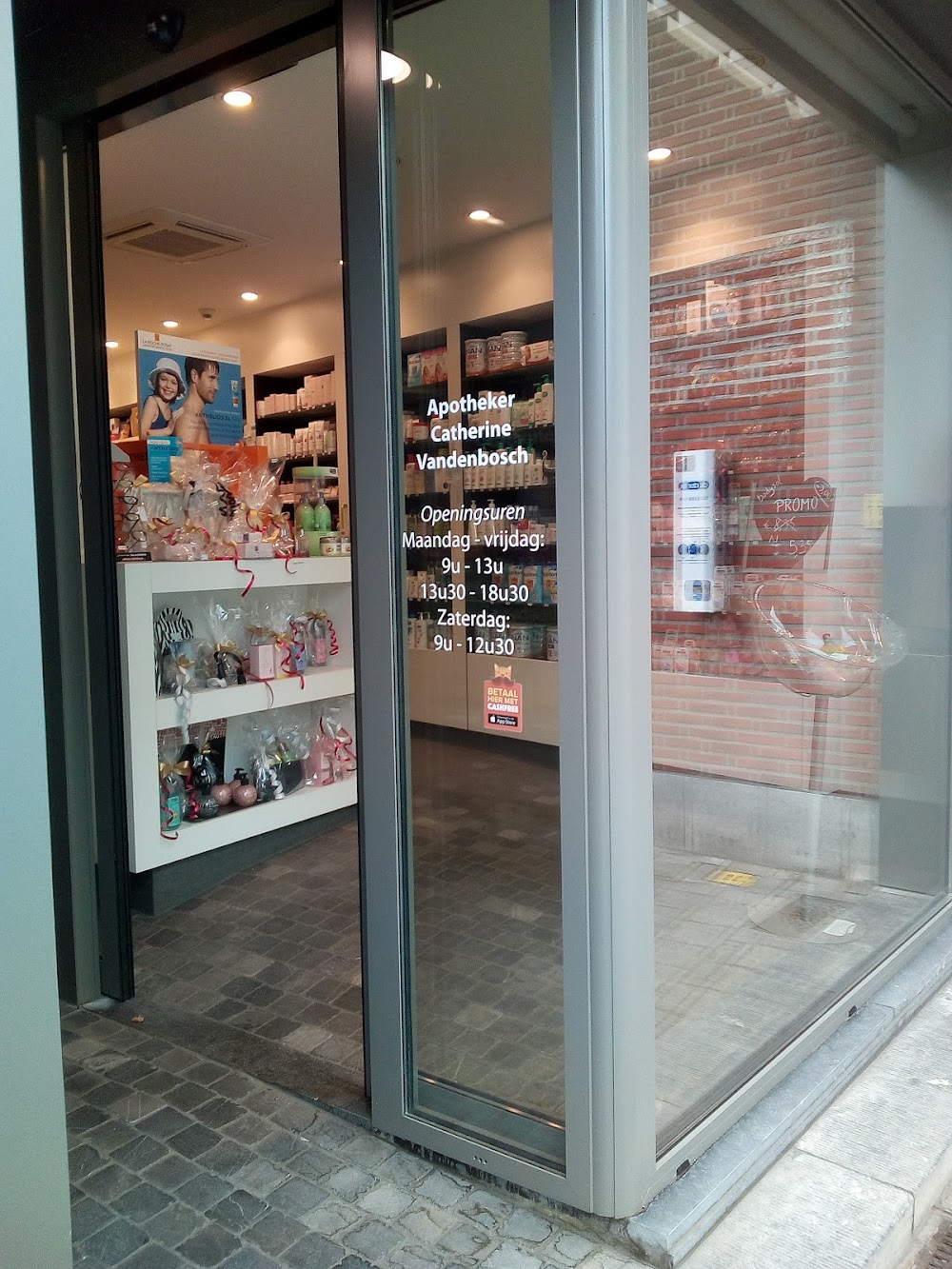 Pharmacy Vandenbosch / Catherine
